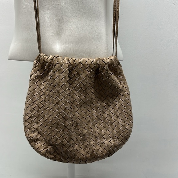 Bottega Veneta Intriciato Leather Dot Shoulder Bag Purse Adjustable Tan Brown - Picture 2 of 16